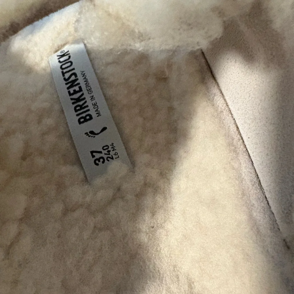 Birkenstock Cream Fleece Lined Sandals NWOT - Picture 2 of 5